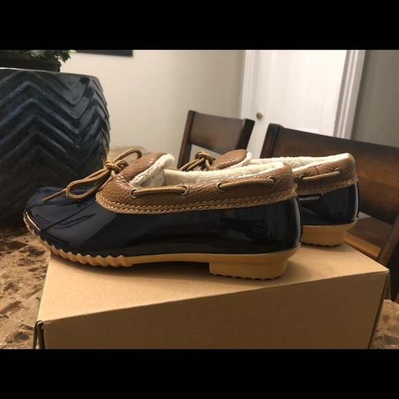 JBU Women’s waterproof shoes, Size 7, Brand new with box, perfect condition - Picture 5 of 13